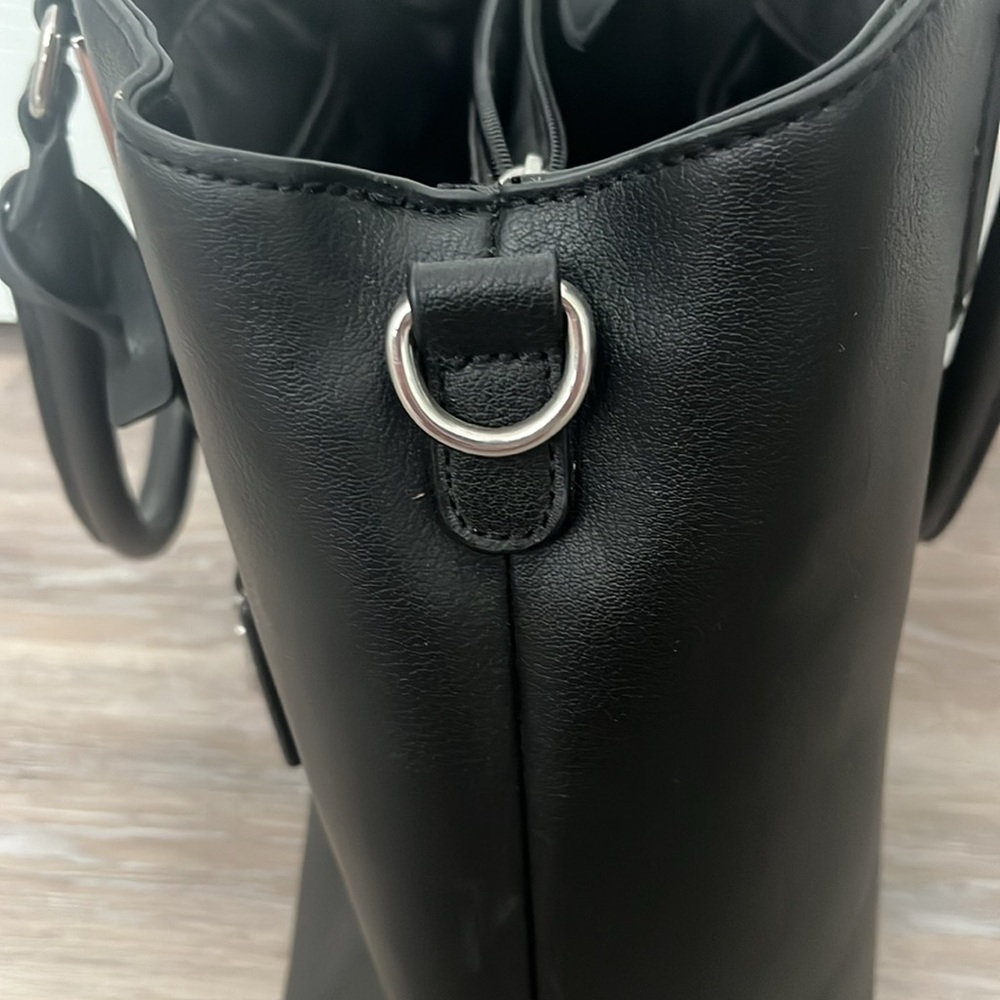 Nine West pocketbook! - Picture 5 of 5